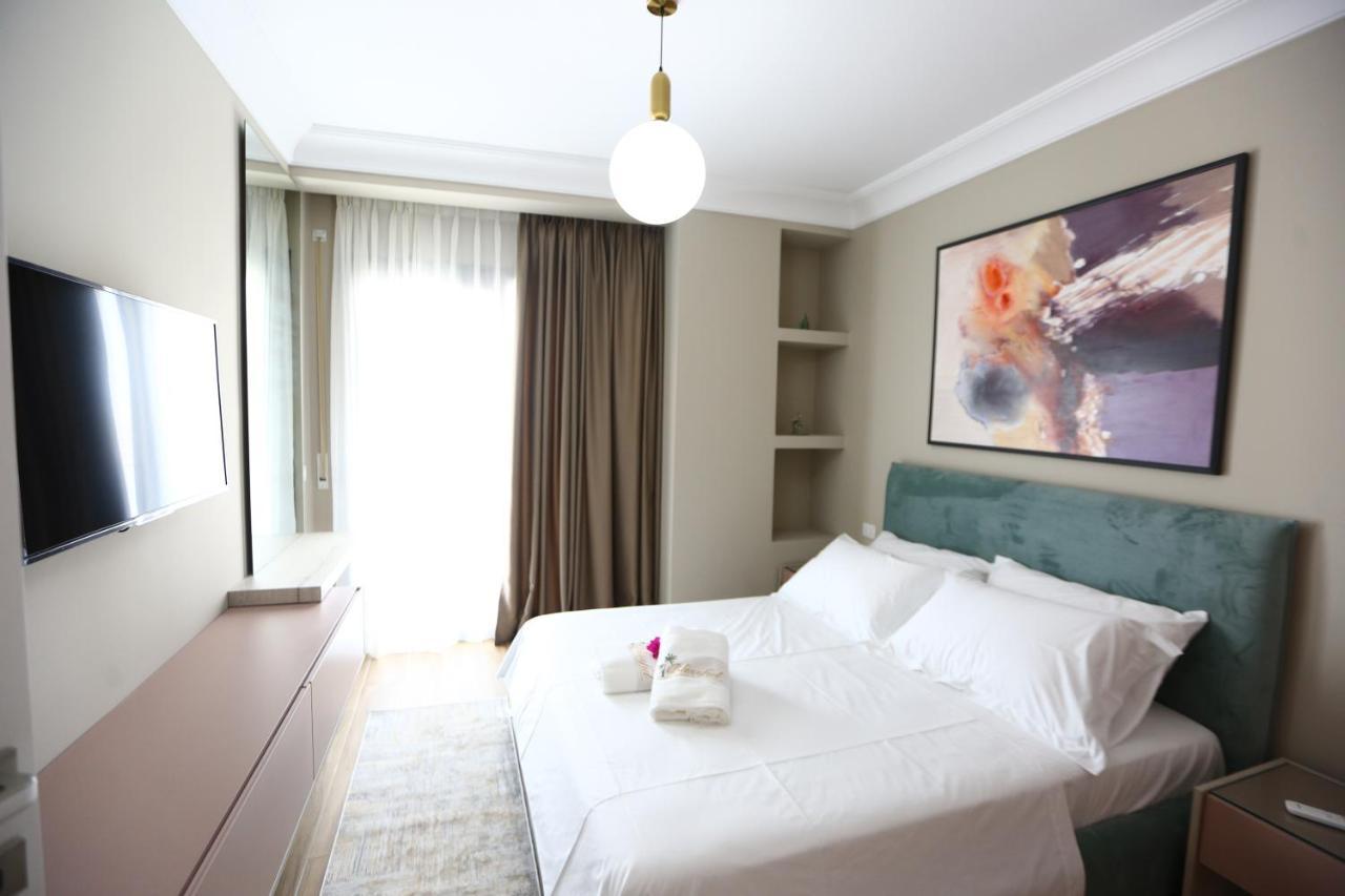 Blissful Apartments Sarande Bagian luar foto
