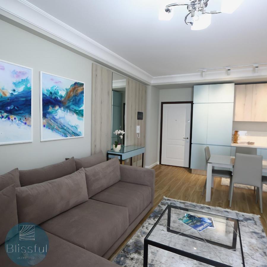 Blissful Apartments Sarande Bagian luar foto