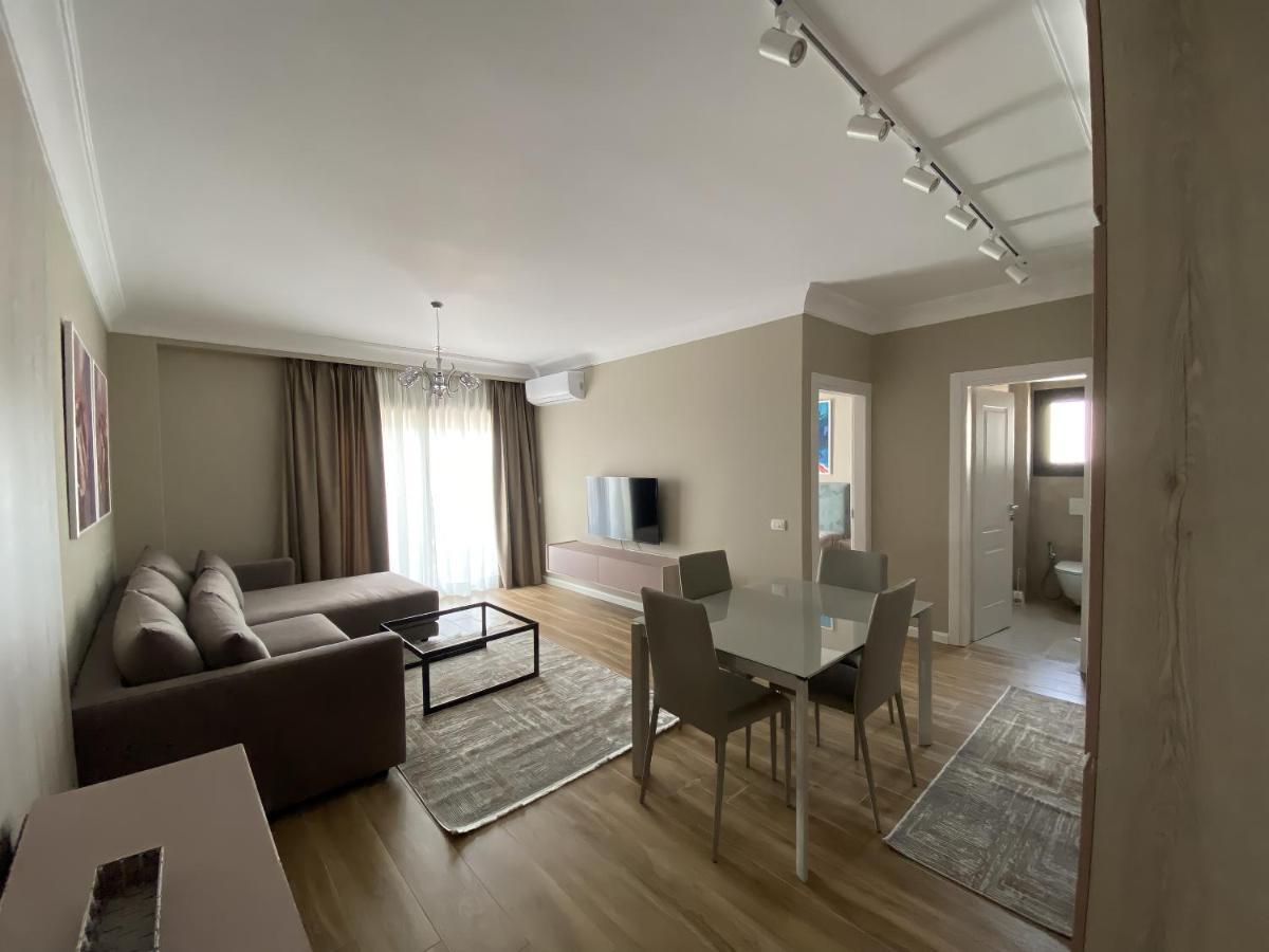 Blissful Apartments Sarande Bagian luar foto