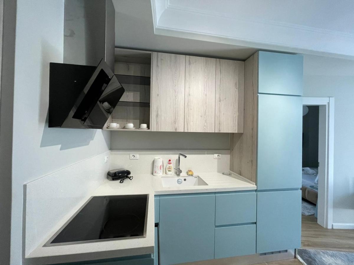 Blissful Apartments Sarande Bagian luar foto