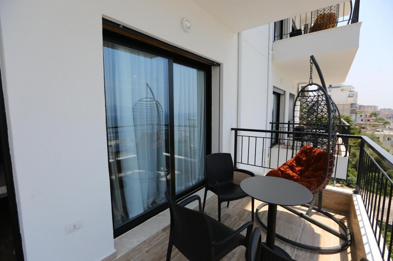 Blissful Apartments Sarande Bagian luar foto