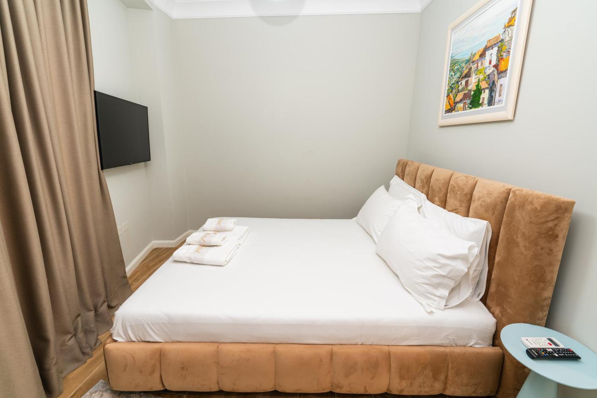 Blissful Apartments Sarande Bagian luar foto
