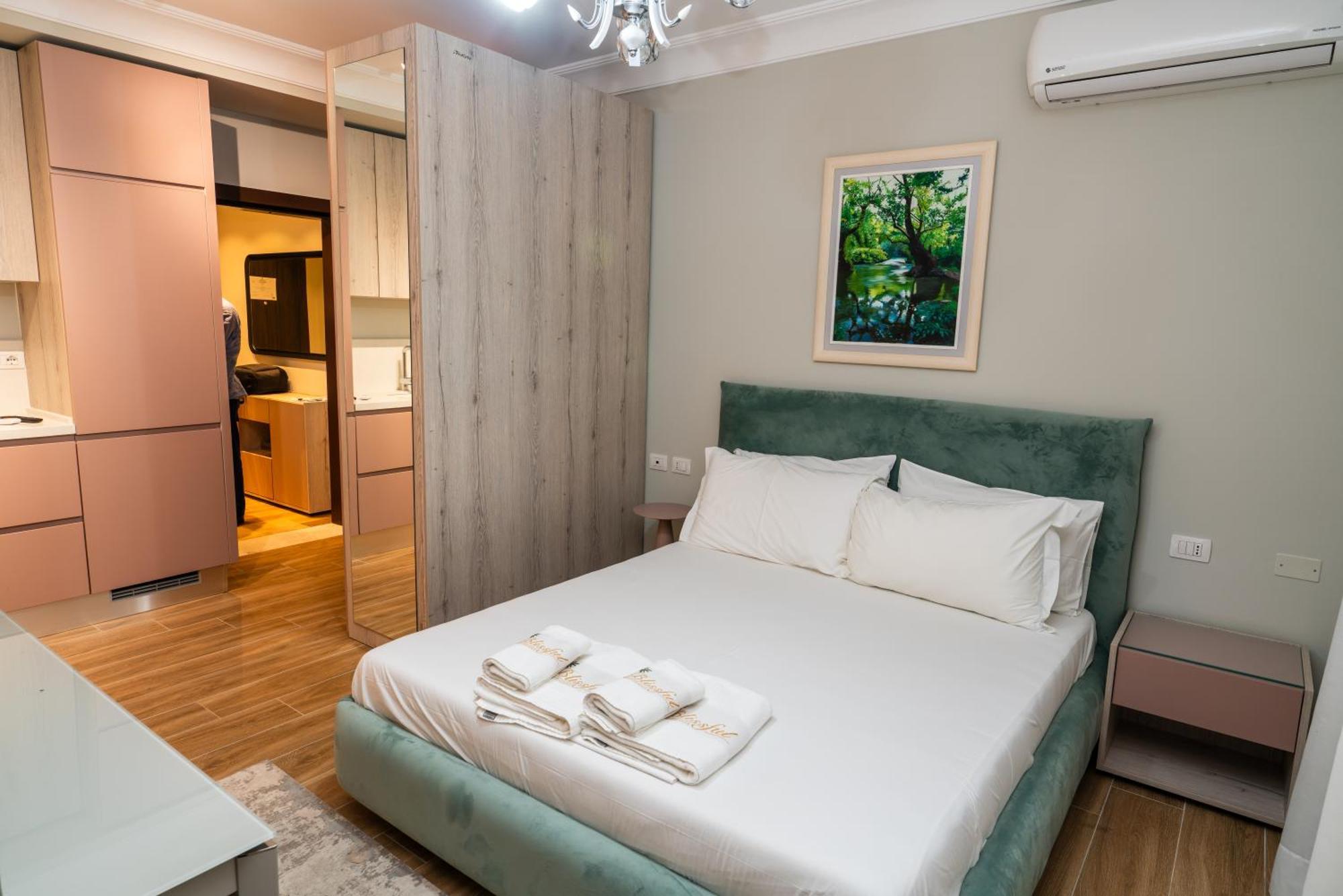 Blissful Apartments Sarande Bagian luar foto