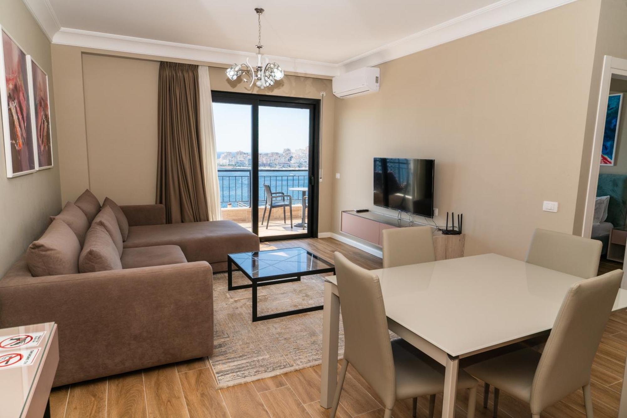 Blissful Apartments Sarande Bagian luar foto