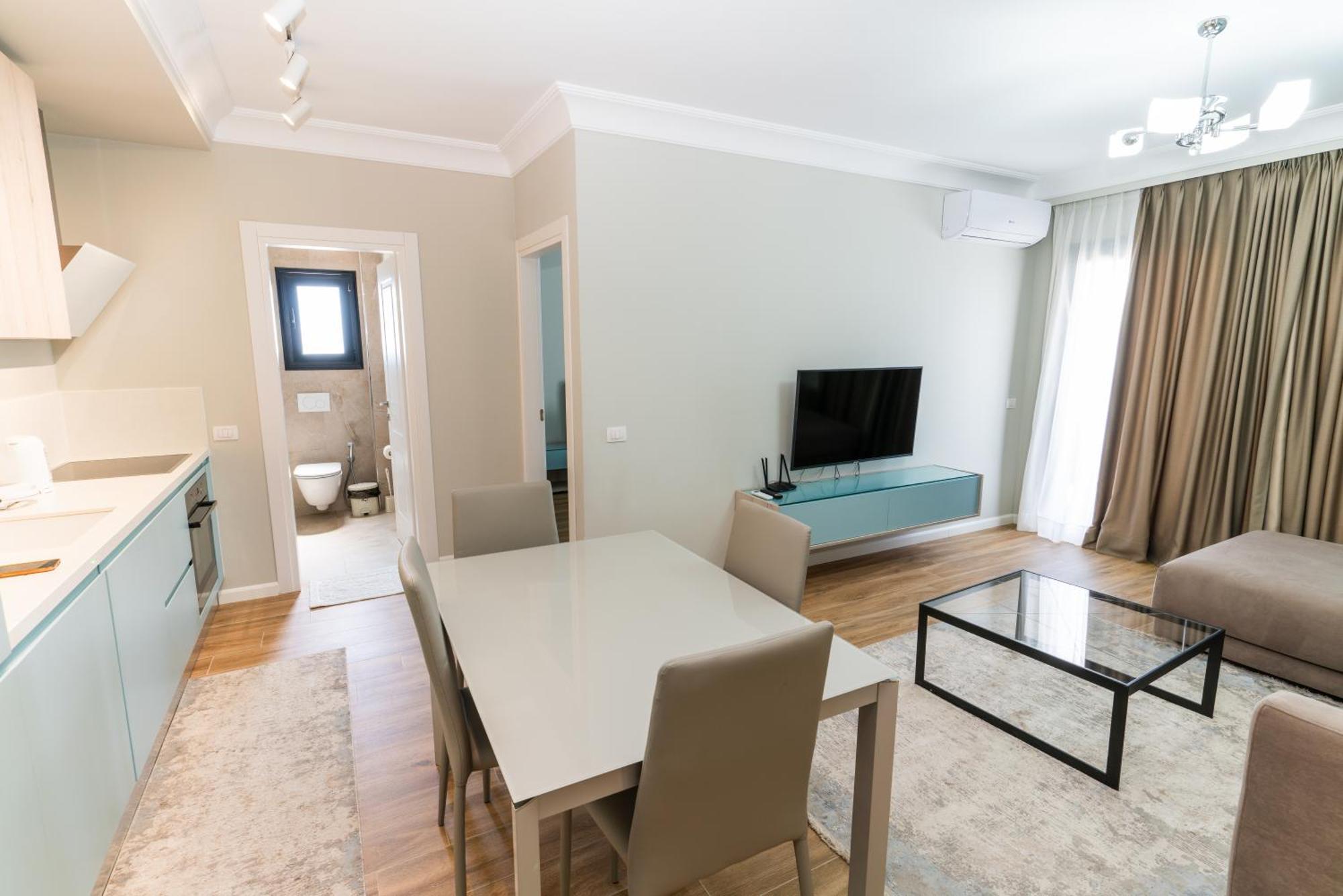 Blissful Apartments Sarande Bagian luar foto